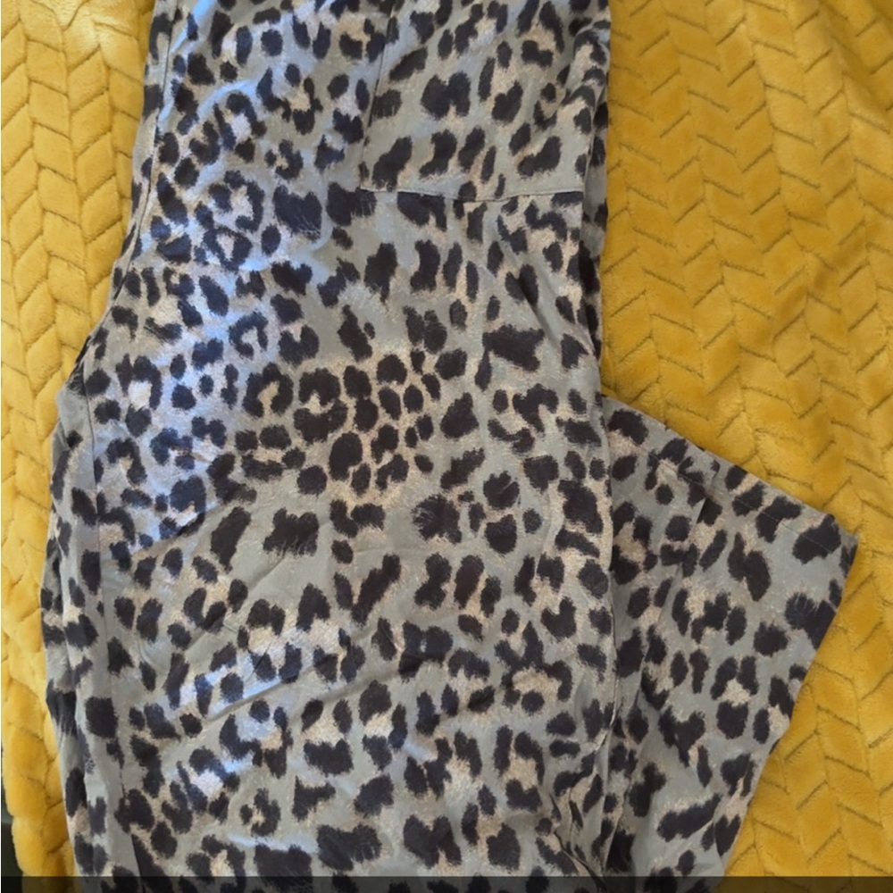 Alya Leopard Print Cropped Pants